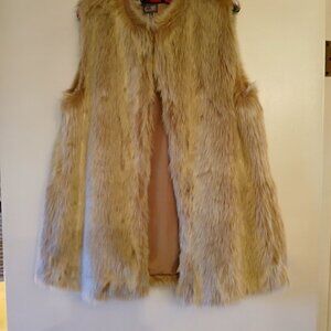 Light color faux fur vest (This doesn't look faux, it's so pretty it looks real)